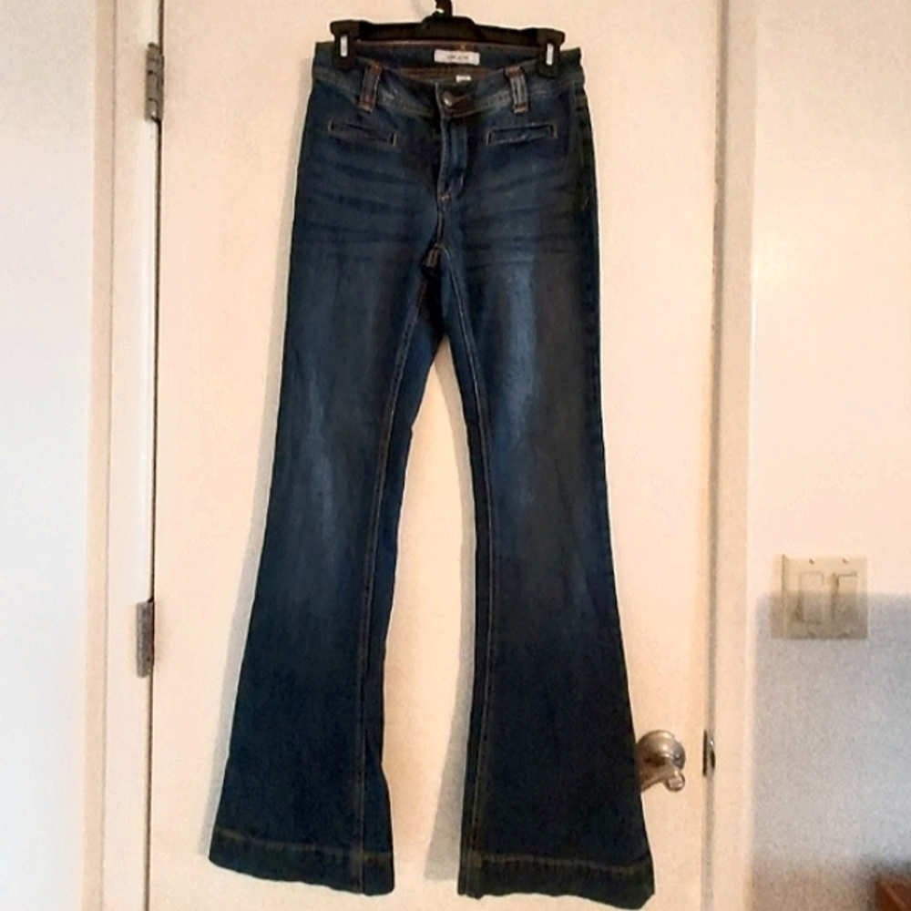 Women's 90's Mid-rise Vintage Flare Jeans